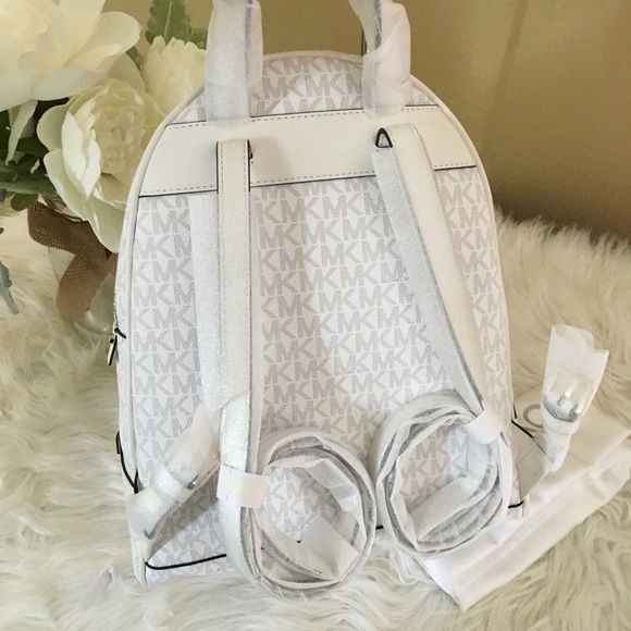 Last one✨Michael Kors medium Rhea zipper backpack - Picture 4 of 7